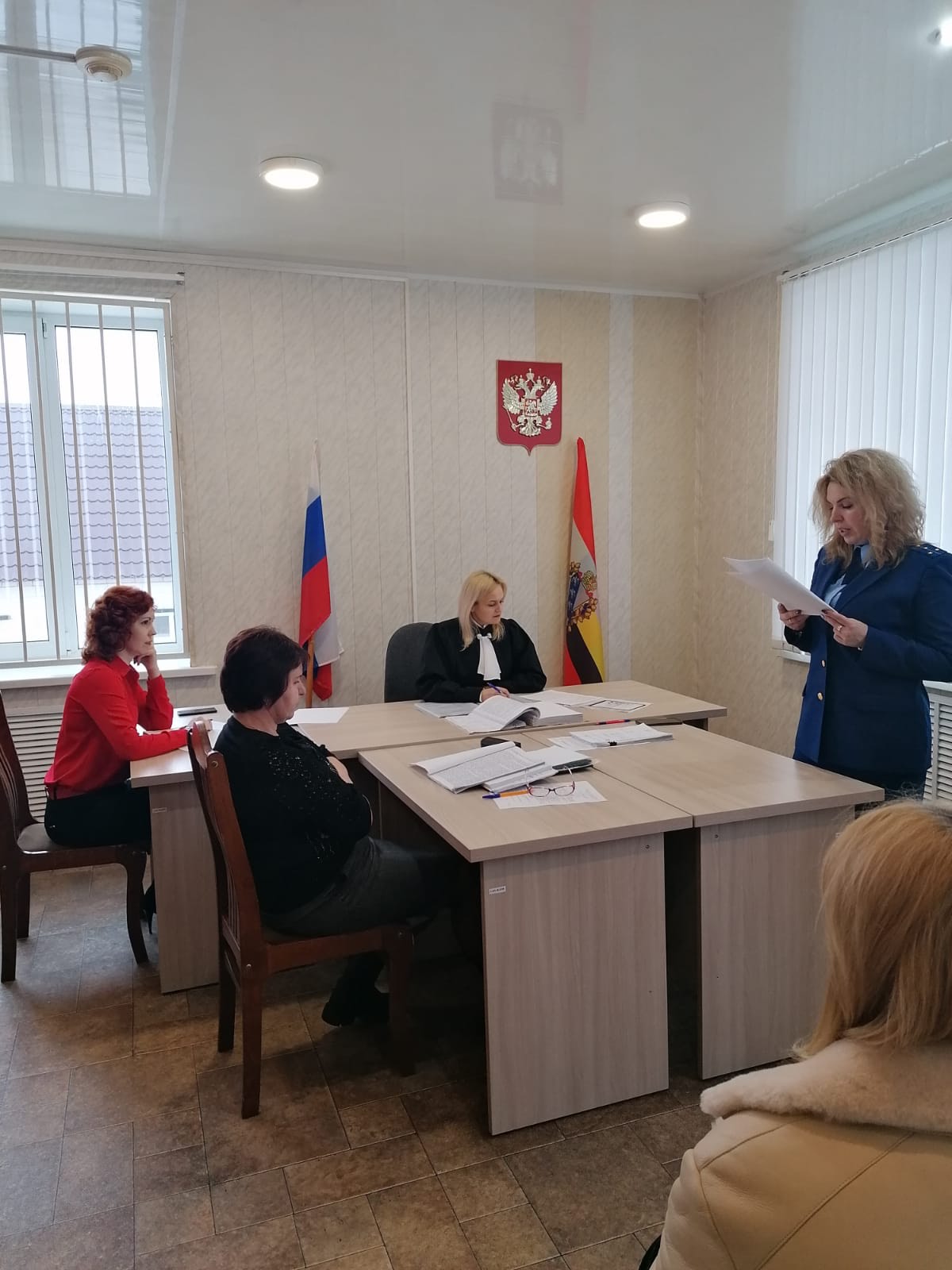 Прокуратура Октябрьского района поддержала государственное обвинение по  уголовному делу в отношении 68-летнего жителя г. Курска, совершившего кражу  дизельного топлива..